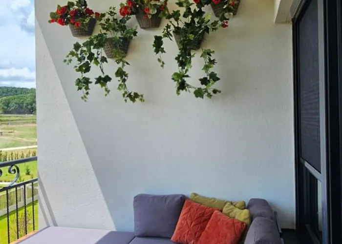 The One Fruske Apartamento